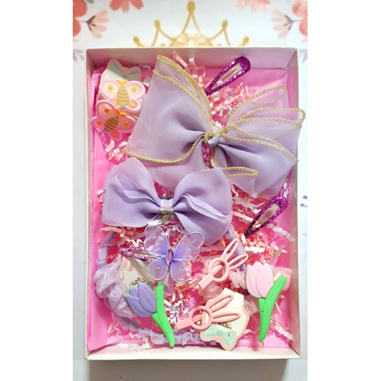 Кутия с красиви детски аксесоари за коса ,,Лилаво