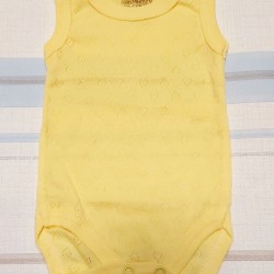 Бебешко боди потник в жълто от дишаща материя с широка презрамка Бебешко боди потник в жълто от дишаща материя с широка презрамка