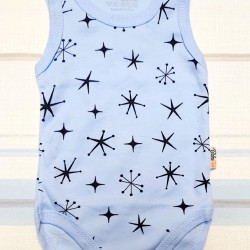 Бебешки боди потник в светло синьо на звездички