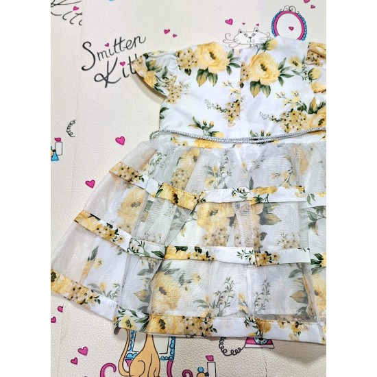 Детска официална рокля в бяло на жълти цветя