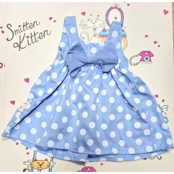Детска лятна рокля в светло синьо на бели точки с панделка на гърба Детска лятна рокля в светло синьо на бели точки с панделка на гърба