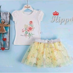 Детски летен комплект с тюлена жълта пола и бяла блуза с цветя Детски летен комплект с тюлена жълта пола и бяла блуза с цветя