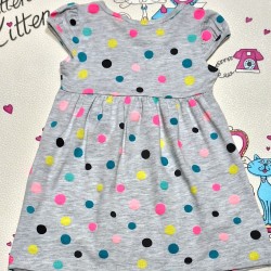 Детска лятна рокля в сиво на цветни точки с розова панделка