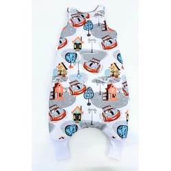 ЛЕТЕН детски спален чувал с крачета с червени коли ЛЕТЕН детски спален чувал с крачета с червени коли