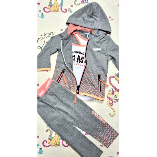 Детски спортен комплект в сиво от 3 части от тънка спортна материя