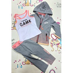 Детски спортен комплект в сиво от 3 части от тънка спортна материя Детски спортен комплект в сиво от 3 части от тънка спортна материя