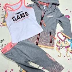 Детски спортен комплект в сиво от 3 части от тънка спортна материя Детски спортен комплект в сиво от 3 части от тънка спортна материя