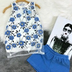 Детски летен комплект с блуза без ръкав с тюл на сини цветя Детски летен комплект с блуза без ръкав с тюл на сини цветя