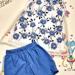 Детски летен комплект с блуза без ръкав с тюл на сини цветя