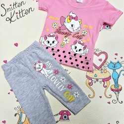 Детски летен комплект с розова блуза и къс сив клин ,,Котето Мери Детски летен комплект с розова блуза и къс сив клин ,,Котето Мери