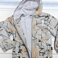 Детско яке ветровка в сиво с принт и качулка 5г-8г