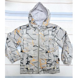 Детско яке ветровка в сиво с принт и качулка 5г-8г Детско яке ветровка в сиво с принт и качулка 5г-8г