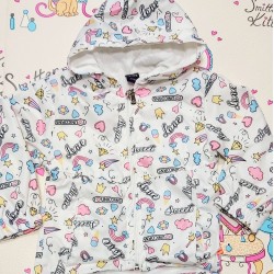 Детско яке ветровка в бяло с весел принт с качулка