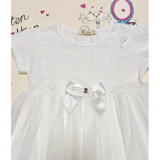 Бяла детска рокля с къс ръкав и тюл Бяла детска рокля с къс ръкав и тюл