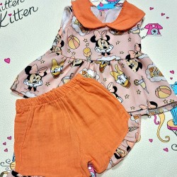 Детски летен комплект с къси панталони в оранжево с Мини Маус