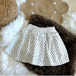 Детска пола с къси панталонки в бяло на точки Детска пола с къси панталонки в бяло на точки