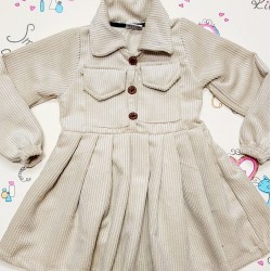 Детска джинсова рокля в бежово с яка Детска джинсова рокля в бежово с яка