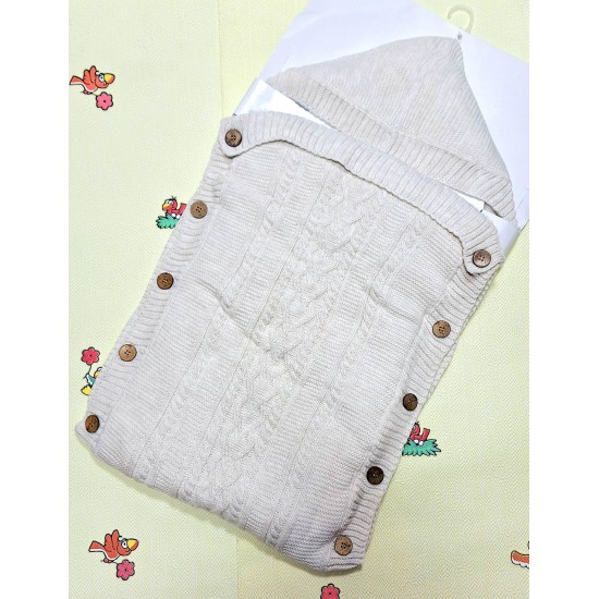 Бебешко порт бебе с качулка и пухкава подплата в кремаво/бяло Бебешко порт бебе с качулка и пухкава подплата в кремаво/бяло