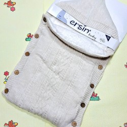 Бебешко порт бебе с качулка и пухкава подплата в кремаво/бяло