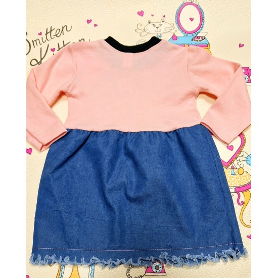 Детска рокля в праскова и дънково с пингвин