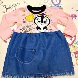 Детска рокля в праскова и дънково с пингвин Детска рокля в праскова и дънково с пингвин