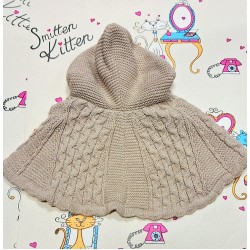 Бебешка плетена пелерина/болеро в бежово с качулка