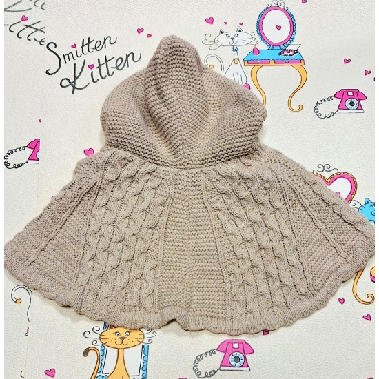 Бебешка плетена пелерина/болеро в бежово с качулка