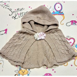 Бебешка плетена пелерина/болеро в бежово с качулка