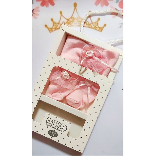 Луксозна кутия с бебешки чорапи и лента за коса в розово
