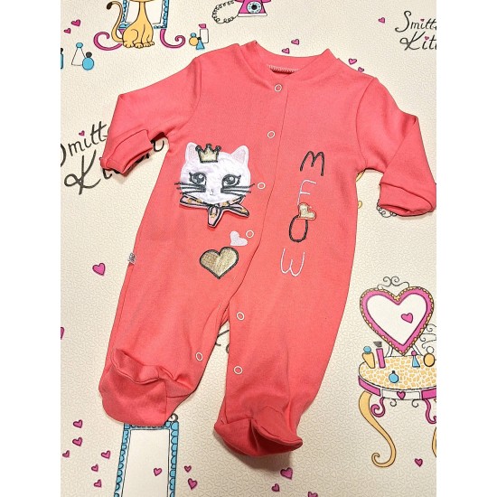 Бебешки памучен гащеризон в цвят корал Коте с корона Бебешки памучен гащеризон в цвят корал Коте с корона