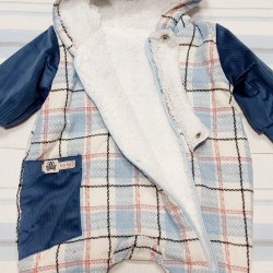 Бебешки мекичък гащеризон/космонавт в синьо каре Бебешки мекичък гащеризон/космонавт в синьо каре