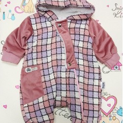 Бебешки мекичък гащеризон/космонавт в розово каре Бебешки мекичък гащеризон/космонавт в розово каре