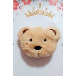 Детска сладка шнола-брошка Мече в бежово Детска сладка шнола-брошка Мече в бежово