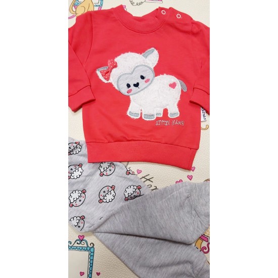 Бебешки комплект в червено и сиво с овца Бебешки комплект в червено и сиво с овца