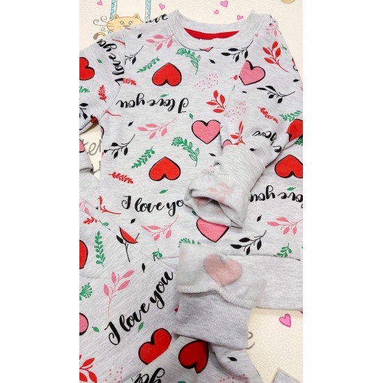Леко ватиран детски комплект в сиво на сърца ,,I LOVE YOU