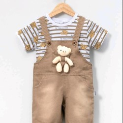 Детски летен гащеризон с тениска в бежово с играчка мече Детски летен гащеризон с тениска в бежово с играчка мече