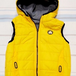 Двулицев детски шушляков елек в жълто и сиво с качулка Двулицев детски шушляков елек в жълто и сиво с качулка