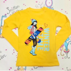 Ватирана детска блуза в жълто с момиче със скейтборд Ватирана детска блуза в жълто с момиче със скейтборд