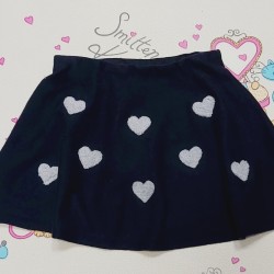 Детска плетена пола в тъмносиньо на сърца Детска плетена пола в тъмносиньо на сърца