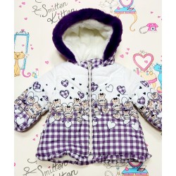 Пухкаво зимно детско яке с мечета в бяло и лилаво Пухкаво зимно детско яке с мечета в бяло и лилаво