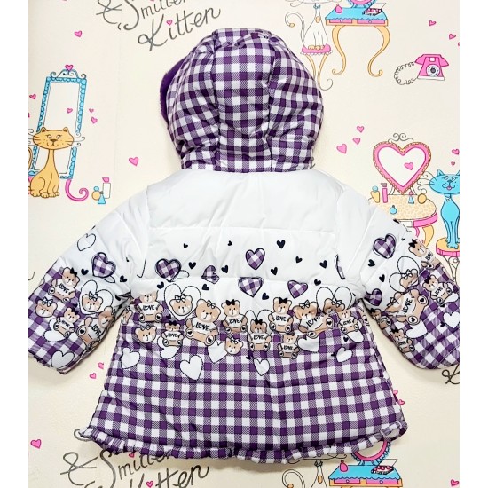 Пухкаво зимно детско яке с мечета в бяло и лилаво Пухкаво зимно детско яке с мечета в бяло и лилаво