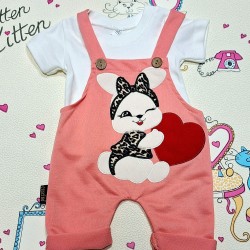 Бебешки летен гащеризон в цвят корал с бяла блуза Зайче Бебешки летен гащеризон в цвят корал с бяла блуза Зайче