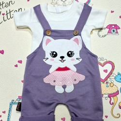 Бебешки летен гащеризон в лилаво с бяла блуза Коте балерина Бебешки летен гащеризон в лилаво с бяла блуза Коте балерина