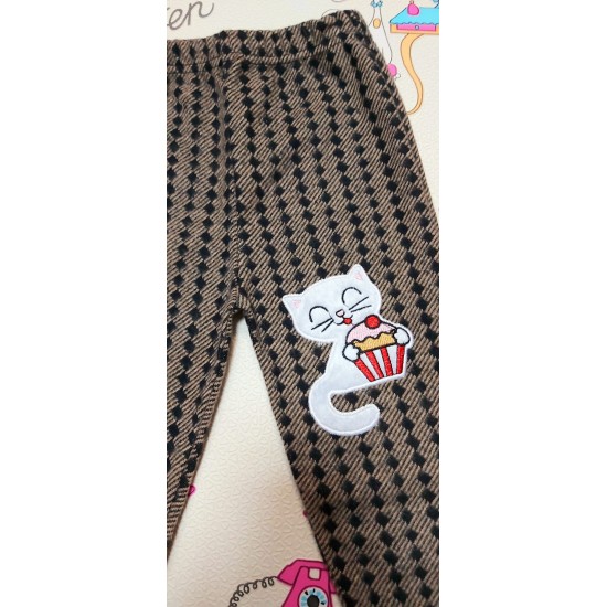 Детски мъхест клин в бежово/кафяво с коте