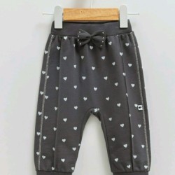 Сиво долнище за момиче на бели сърца Сиво долнище за момиче на бели сърца