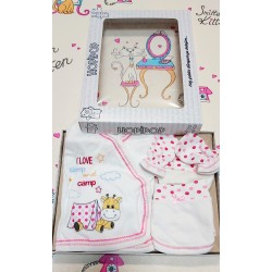 Комплект за новородено в кутия  Жирафче