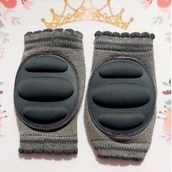 Бебешки наколенки в сиво Бебешки наколенки в сиво