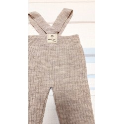 Бебешки плетен гащеризон в бежово с презрамки