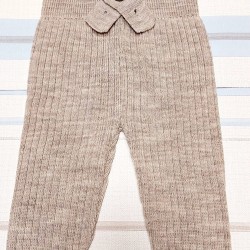 Бебешки плетен гащеризон в бежово с презрамки