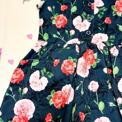 Детска тъмносиня рокля на рози Детска тъмносиня рокля на рози